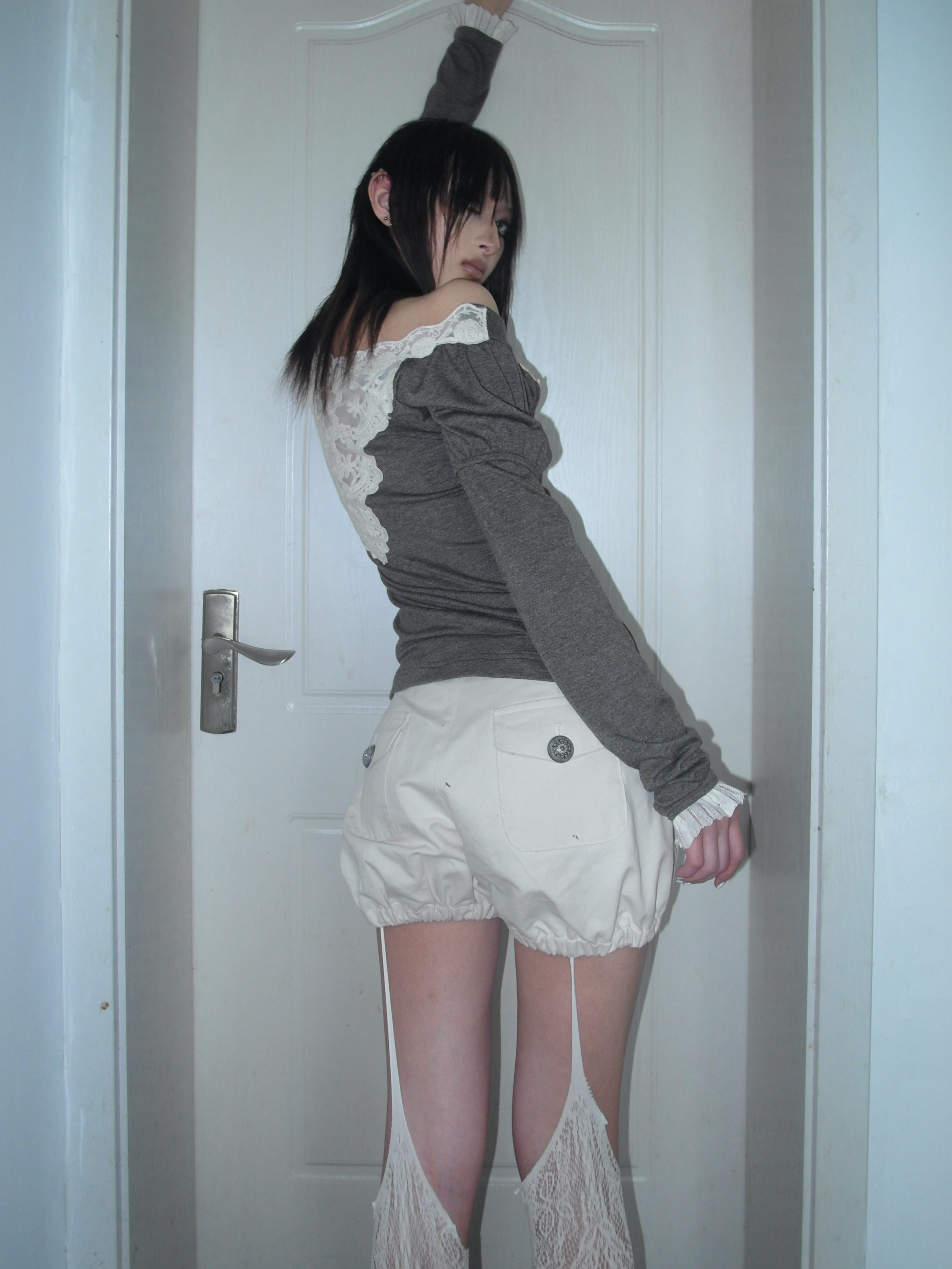 Heart-embroidered court shorts